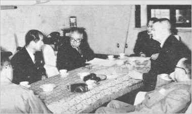President Ono meeting with Professor Deming (1955, Mukogawa Plant)