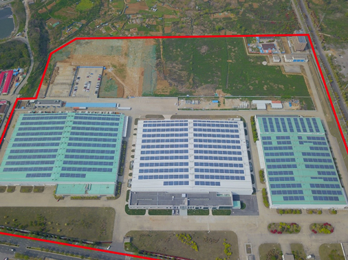 Solar panels installed on the roof (the inside of the red frame is the business site)