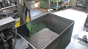 ①Accumulation site of cutting chips after processing