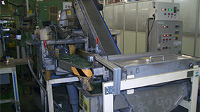 Barrel machine and cleaning equipment