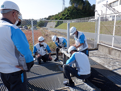 Drainage gate opening and closing drills (Leakage prevention training)