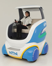 Photo: &ldquo;Q'mo&rdquo; demonstration model equipped with the &ldquo;4-wheel drive independent steering system&rdquo;