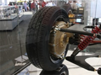 Photo: Exhibit of the In-wheel Motor System for Electric Commuters
