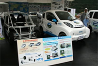 Photo: Vehicles equipped with the EV systems on display (at the Shimizu Parking Area)