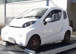Photo: Two-seater electric commuter equipped with the In-wheel Motor