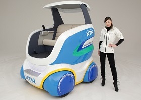 EV Mobility “Q'mo” capable of “pivot turn” and “lateral move”