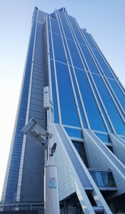 “NTN Hybrid Street Lights” installed at the Osaka Prefectural Government Sakishima Building (Cosmo Tower)