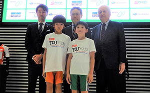 (front row)The TOJ kids (back row, from left)TOJ Director Osamu Kurimura,NTN Managing Director Keiji Ohashi,TOJ Chairperson Katsumi Ishiguro