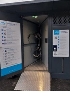 Photo:Safely store bikes in rotating slots