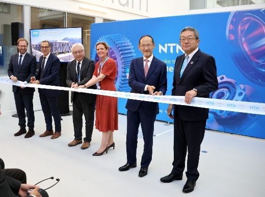 Photo:Ribbon-cutting ceremony with distinguished guests and NTN Group representatives