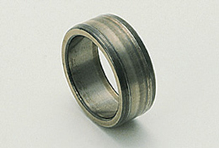 Photo: Inner ring of cylindrical roller bearing (inner ring of which is shown in Photo 2)