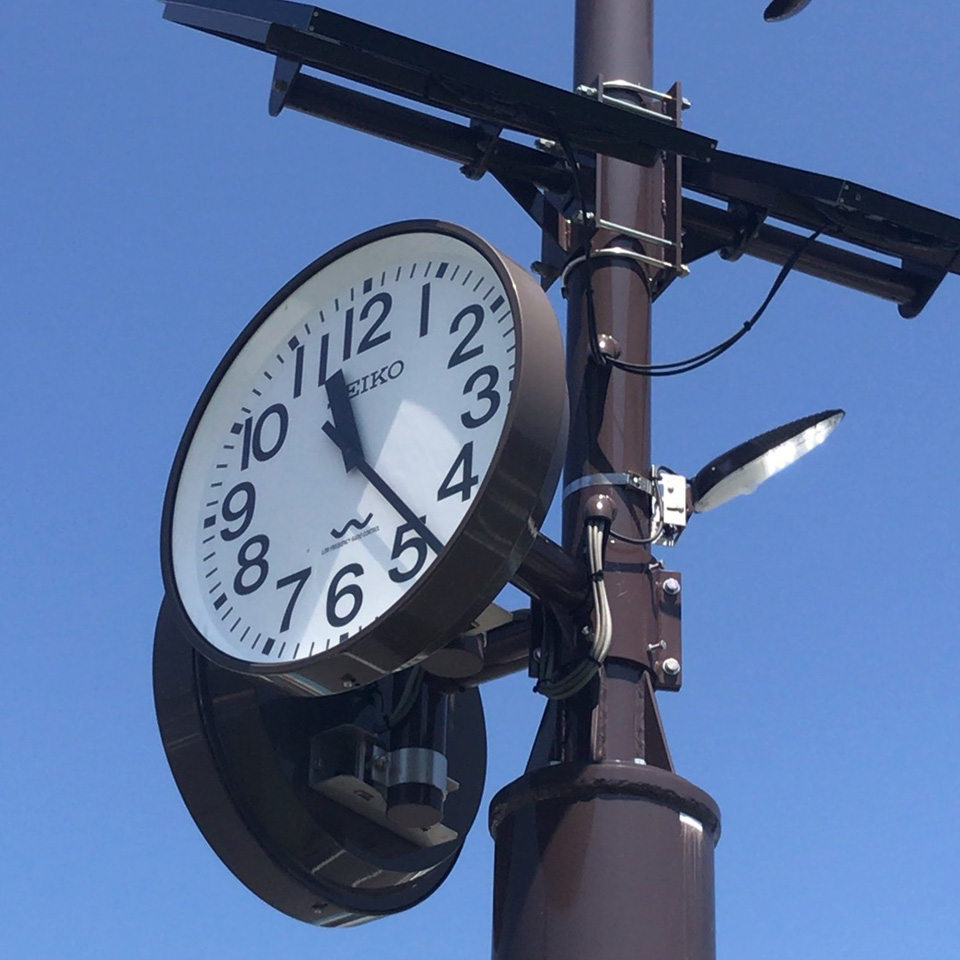 Photo: Clock (option)